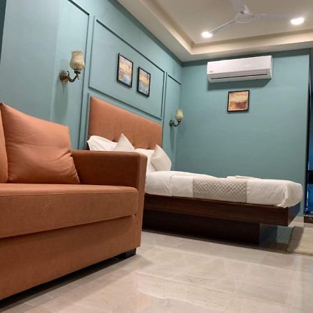 Hotel Radha Krishna Ānand Dış mekan fotoğraf