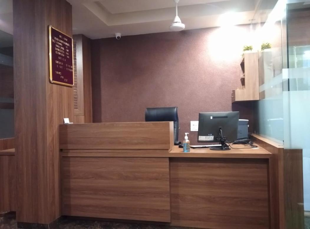 Hotel Radha Krishna Ānand Dış mekan fotoğraf