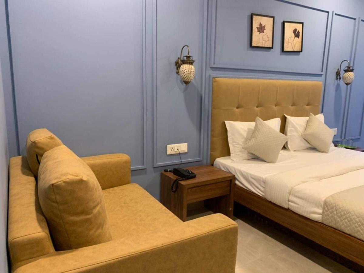 Hotel Radha Krishna Ānand Dış mekan fotoğraf